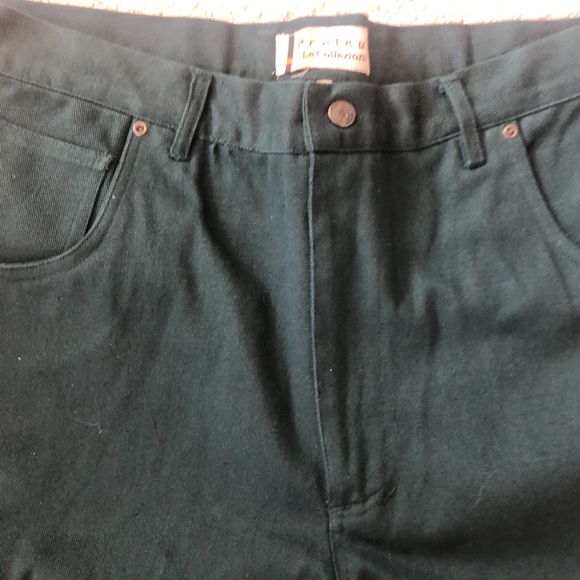 👛 (ANY 2/$20) PRETEUR Green Denim Bermuda Shorts - Picture 3 of 6